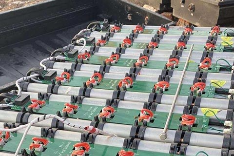 遂溪杨柑高价铁锂电池回收✔收废弃报废电池✔钛酸锂电池多少钱一斤回收